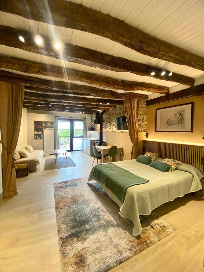 Apartamento de vacaciones para 4 personas, con jardín y jacuzzi - 1