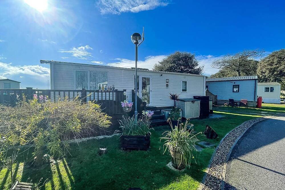 Brilliant caravan with a partial sea view in Suffolk in Lowestoft, Sunrise Coast