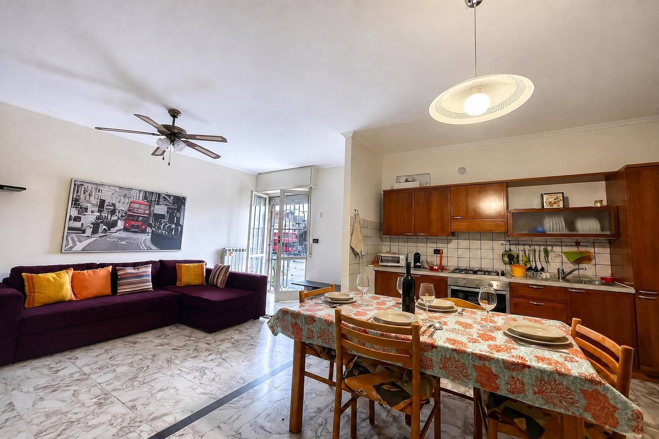 Ganze Wohnung, La Pietra sul Mare Apartment with Terrace in Pietra Ligure, Pietra Ligure Gemeinde