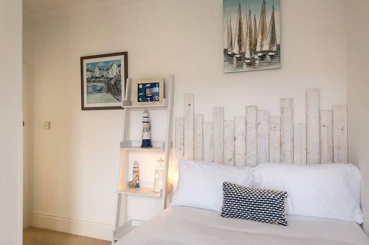 Strandnah - Gruppenhaus für bis zu 14 mit Meerblick in Eastbourne, Ost Sussex