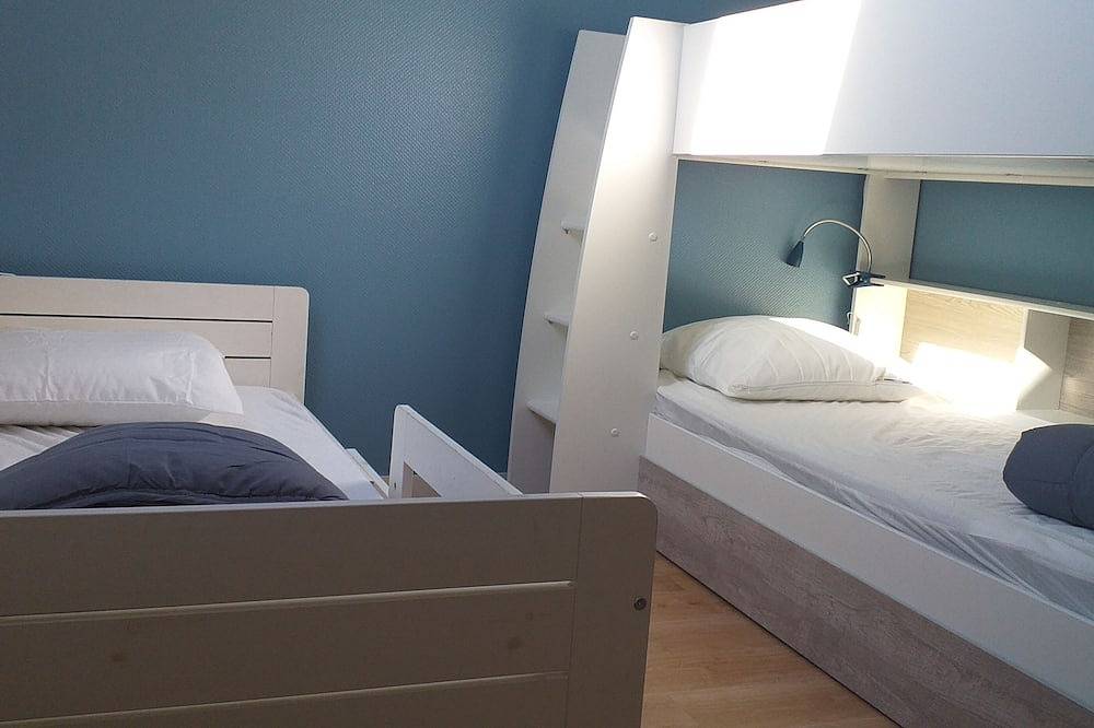 Entire apartment, Duplex 72m² apartment renovated in 2020 400m from the beach and shops in Saint-Aubin-sur-Mer (Calvados), Caen region