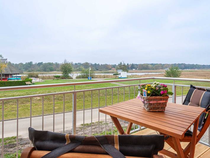Ferienwohnung für 7 Personen, mit Balkon und Terrasse sowie Garten und Sauna in Prerow - 2