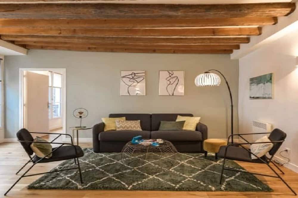 Appartement entier, Staying by the Tuileries, Madeleine, Vendome, Louvre-the Parisian headquarter! in Paris 1er Arrondissement, Paris