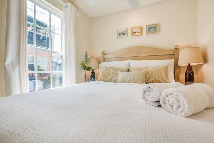 Beach rental for 6 people, with terrace in Mission Beach