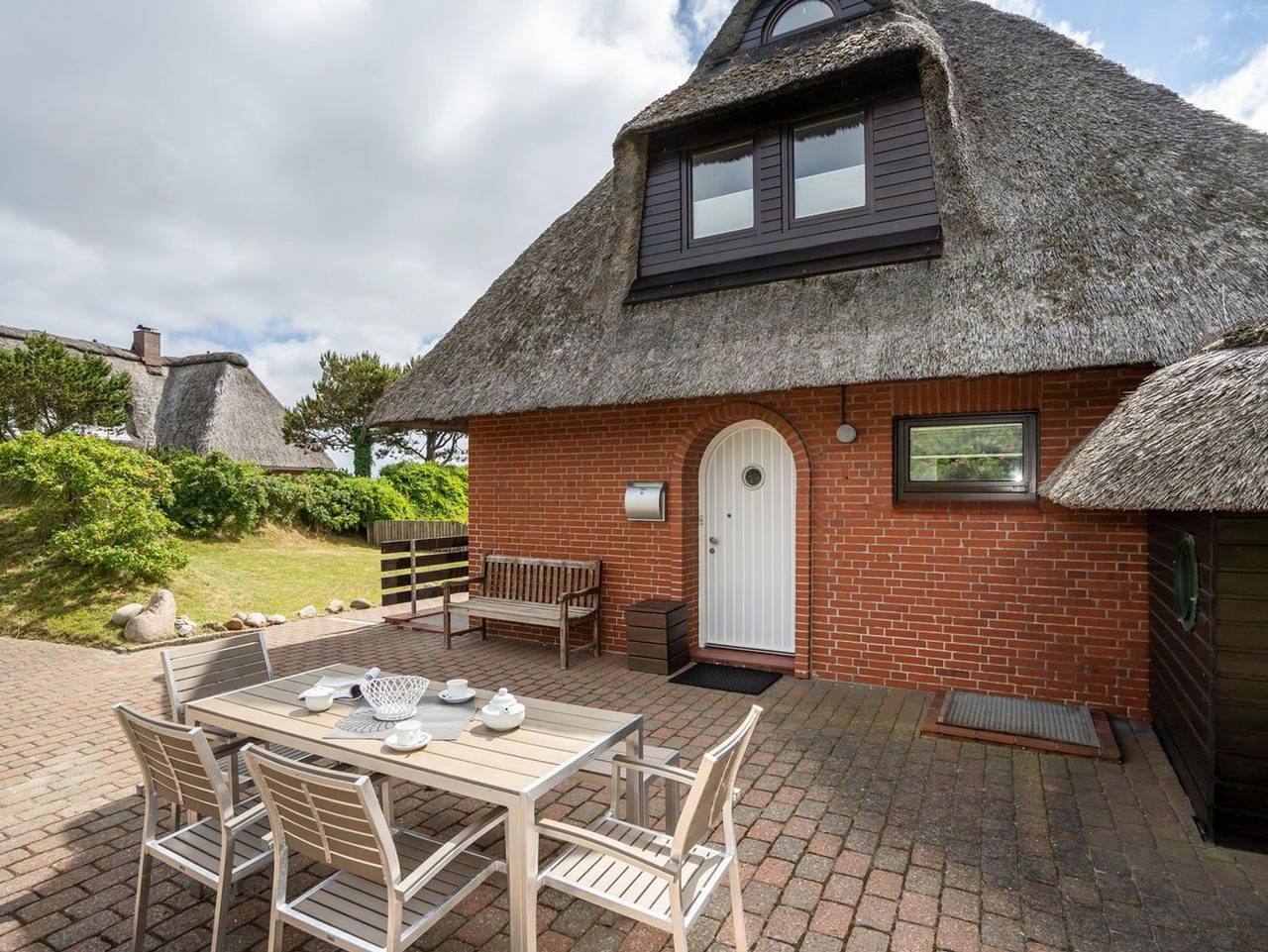Ganze Ferienwohnung, Haus Sundermann - Traumhafte Wohnung unter Reet für 5 Personen, Meerblick, Stellplatz, Wlan. in List (Sylt), Sylt