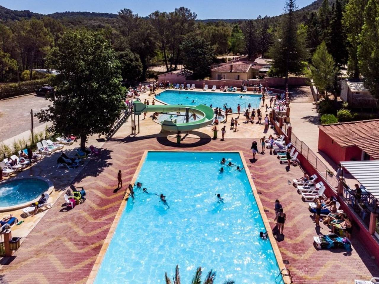 Mobil home con Terraza en Villecroze para 6 personas in Villecroze, Region de Draguignan
