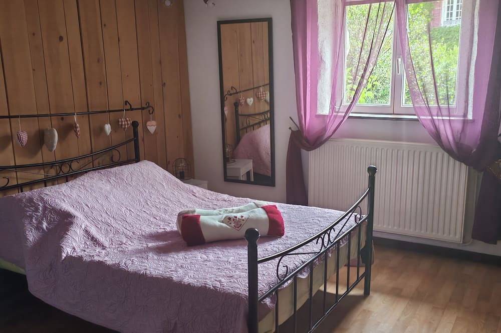 Appartement entier, Gîte la Charmaie : place au calme et à la détente in Husseren-Wesserling, Parc naturel régional des Ballons des Vosges