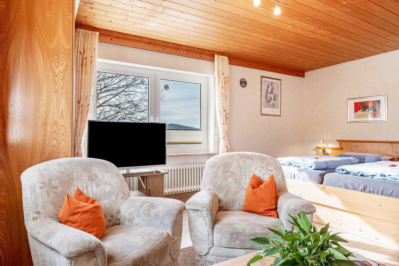 Apartamento entero, Apartamento 'Talblick' con cocina independiente, 1 dormitorio y terraza compartida in Titisee-Neustadt, Selva Negra (zona sur)