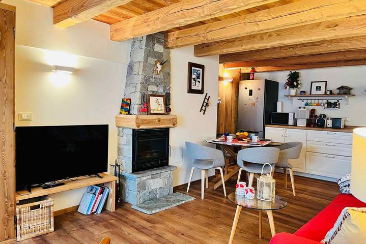 Apartamento entero, Apartamento de vacaciones para 4 personas con jardín in Cottin, Comune di La Salle
