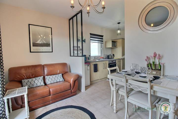 Gîte pour 2 personnes, avec jardin et terrasse dans Plage Trestignel - 2