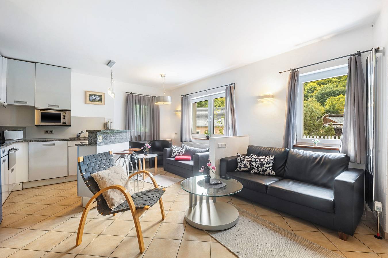 Großes Ferienhaus 'Engelsdorf' mit privater Terrasse und Wi-Fi in Zweifelscheid, Eifelkreis Bitburg-Prüm