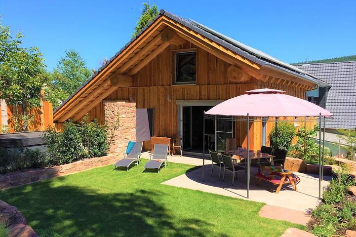Hütte für 8 Personen, mit Garten und Sauna sowie Whirlpool und Terrasse im Odenwald