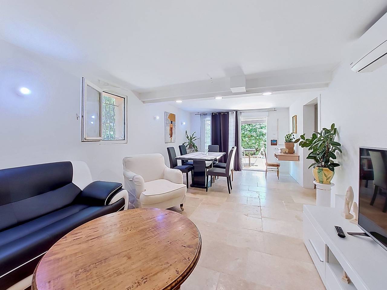 Appartement entier, Bas de villa Anémones in Bormes-les-Mimosas, Parc national de Port-Cros
