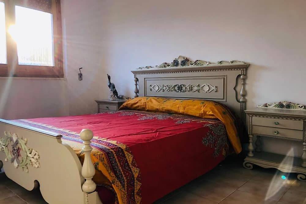 Entire apartment, Villetta Oleandri second floor [Praja,Zen] in Baia Verde, Gulf of Taranto