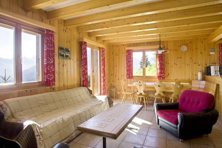 Gîte pour 10 personnes, avec jardin, animaux acceptés à Hérémence