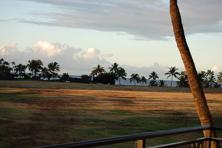 Vacation rental for 8 people, with pool and hot tub as well as sauna and yard in Ko Olina