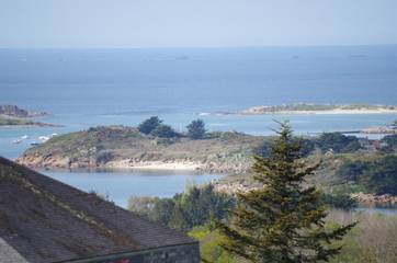 Gîte pour 4 personnes, avec balcon et vue dans Plage Pors Termen Trebeurden