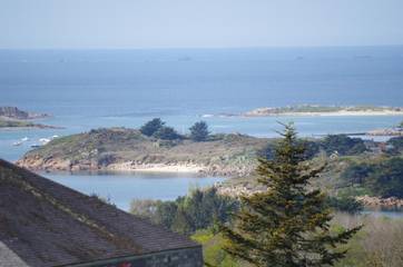 Location de vacances pour 4 personnes, avec balcon et vue à Trébeurden