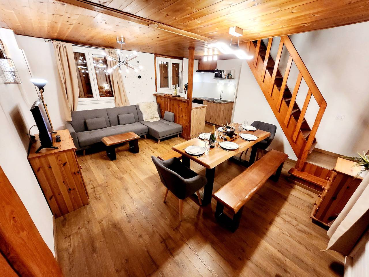Maison de Vacances 'Entier Avec Spa 6 Personnes' avec Vue sur la Montagne, Wi-Fi et Climatisation in Seyne-les-Alpes, Alpes-de-Haute-Provence