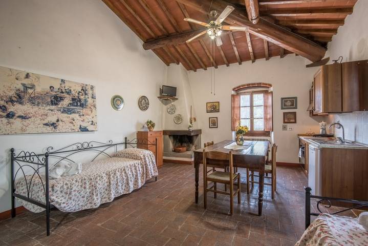 Holiday Apartment 'Bilocale Brando' with Pool, Garden & Wi-Fi in Castiglion Fibocchi, Valdarno