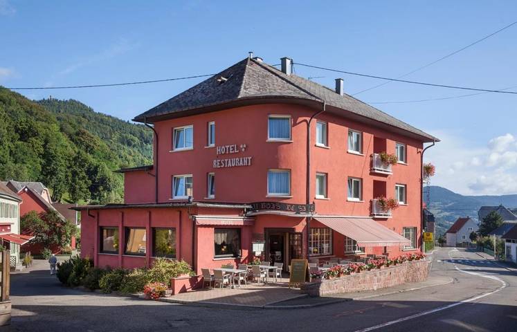 Hôtel pour 4 personnes, avec Terrasse et Jacuzzi ainsi que Jardin et Piscine