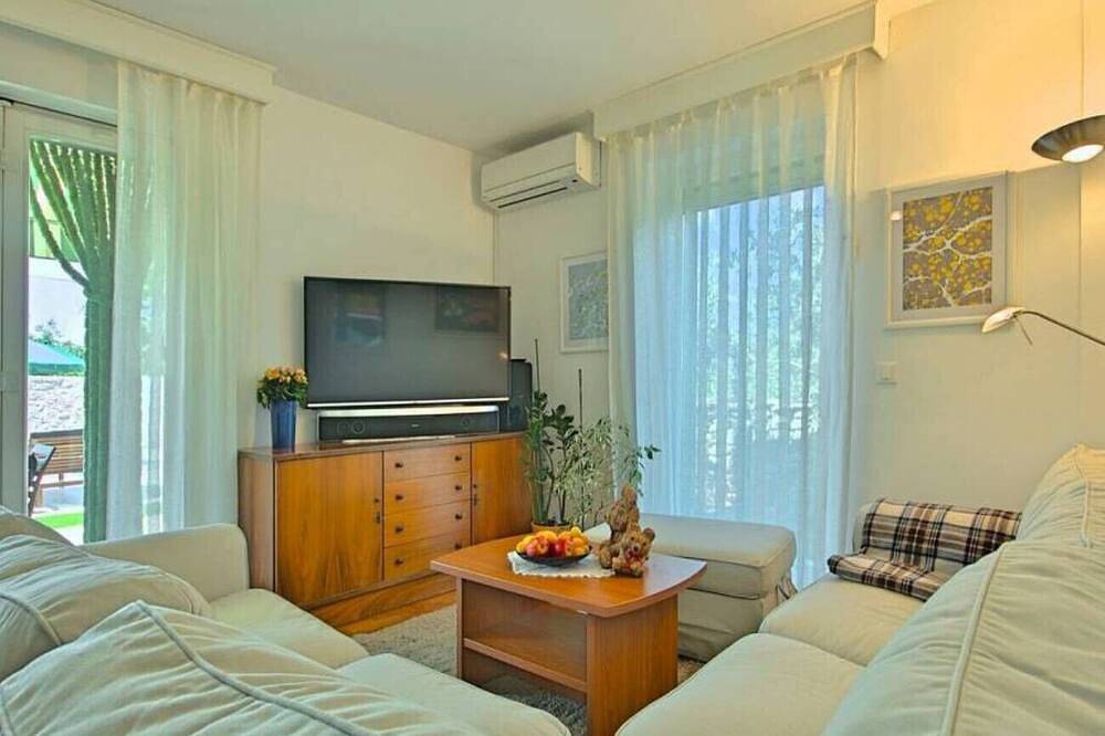 Villa Hisina near Poreč for 6 people with private swimming pool in Baderna, Zentralistrien