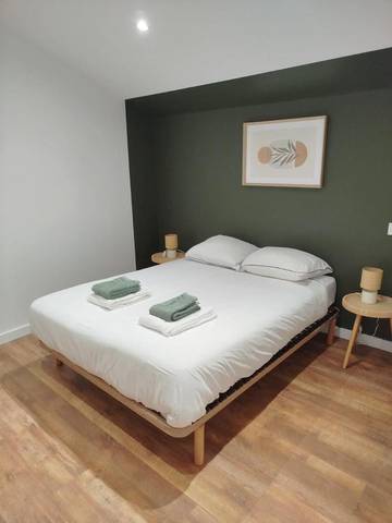 Gîte pour 4 personnes, avec vue sur le lac et vue, adapté aux familles à Andance