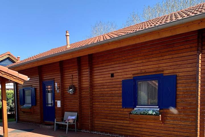Ferienhaus für 6 Personen, mit Garten in Walchum