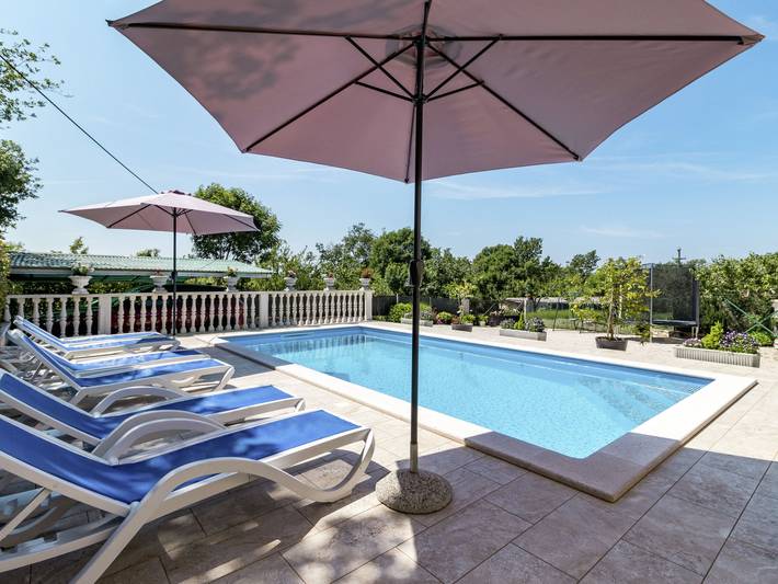 Ferienhaus für 6 Personen, mit Terrasse und Garten - 1