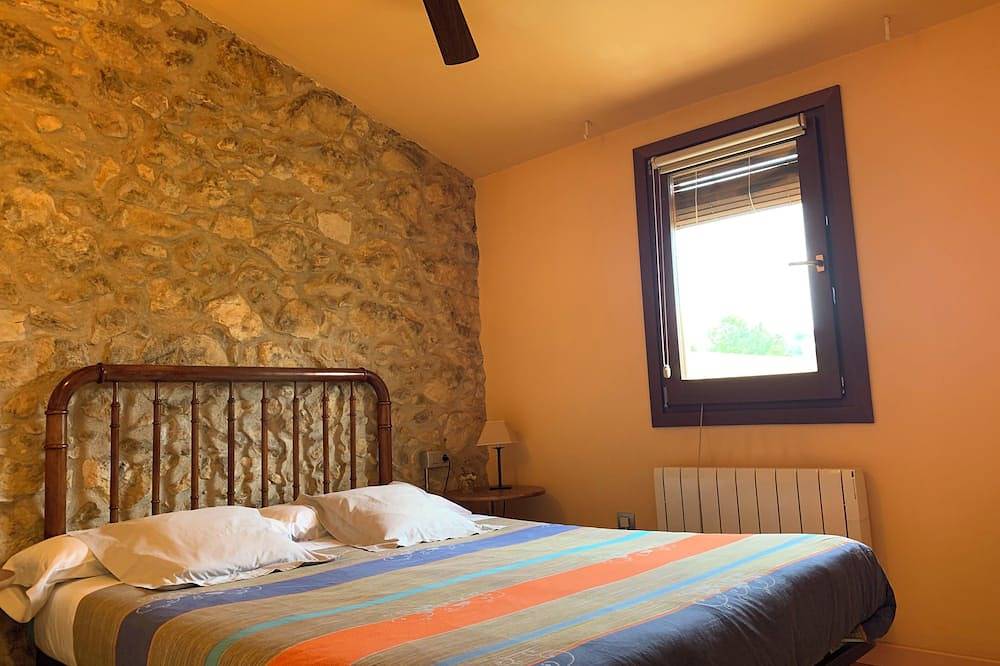 Charming townhouse with private pool close to Barcelona in Alt Penedès, Penedes DO