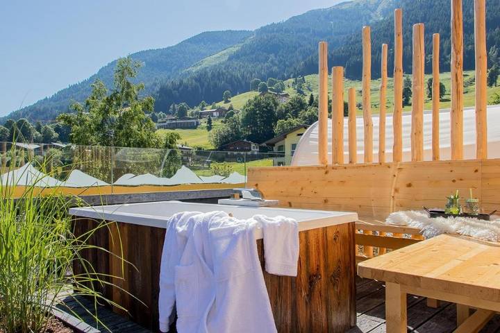 Hotel für 4 Personen, mit Ausblick und Sauna sowie Garten, mit Haustier in Hinterglemm