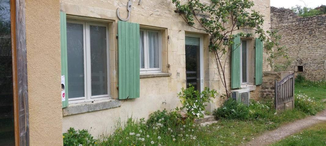 Location de vacances pour 3 personnes, avec Terrasse ainsi que Jardin et Vue à Entrains-sur-Nohain - 3