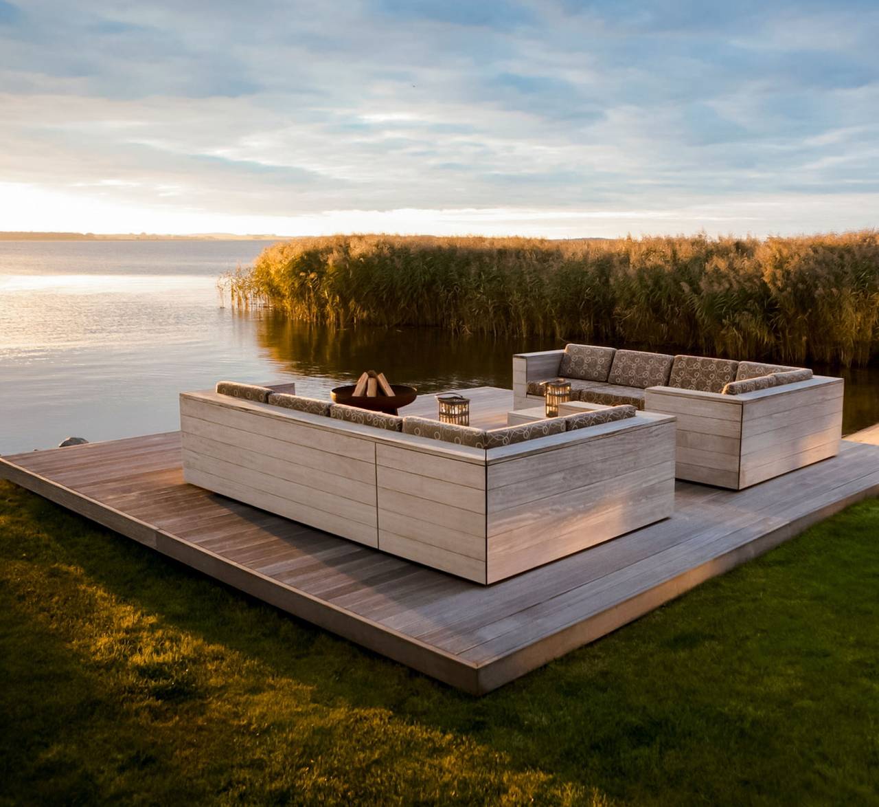Ferienhaus Peeneblick - exklusives Traumhaus in Direktlage am Wasser mit Bootssteg und Aussensauna in Rankwitz, Usedom