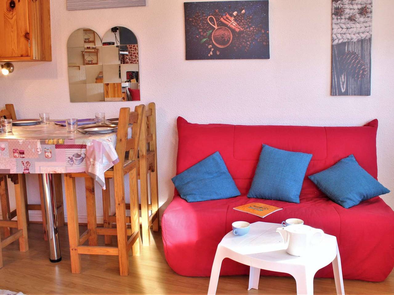 Apartamento entero, Estudio acogedor en Risoul 1850 - 4 plazas, a pie de pistas, parking, balcón in Station de Risoul, Risoul