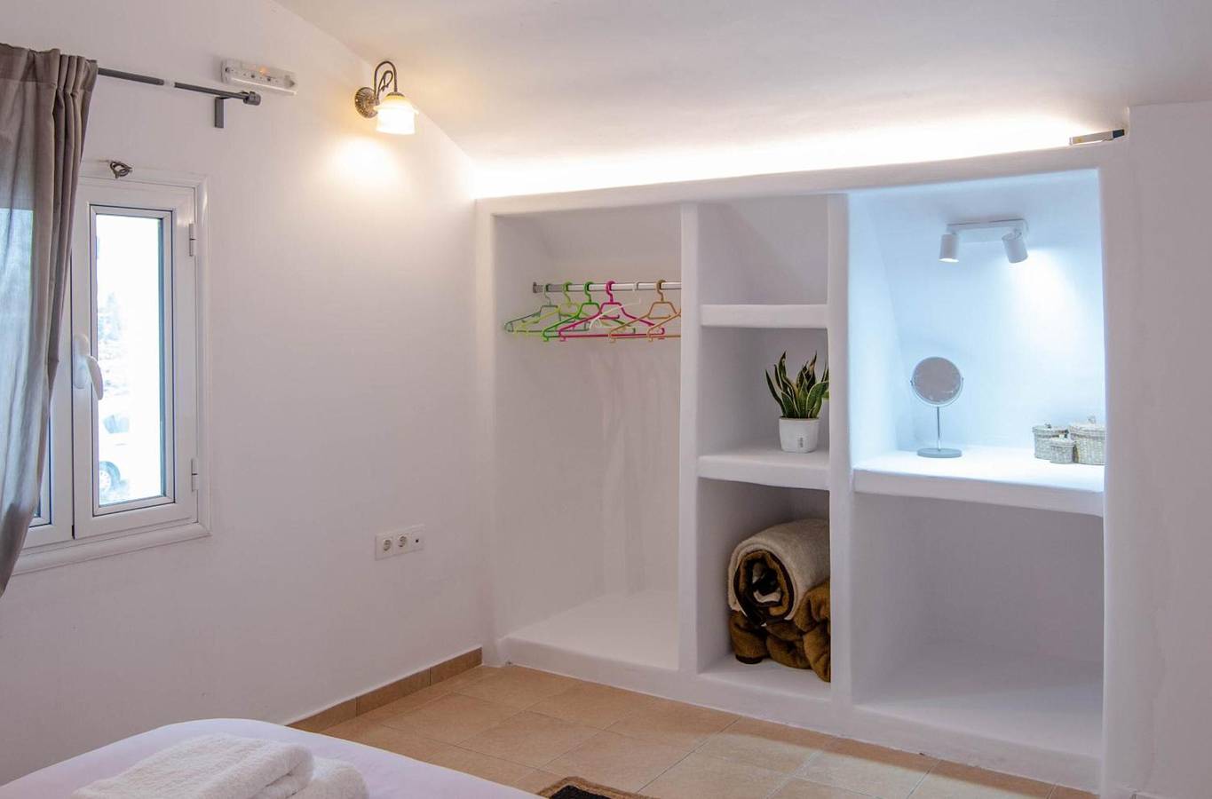 Entire apartment, White Wave Villa Santorini in Kamari, Santorini