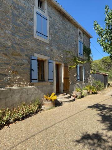 Gîte pour 8 personnes, avec jardin à Azillanet