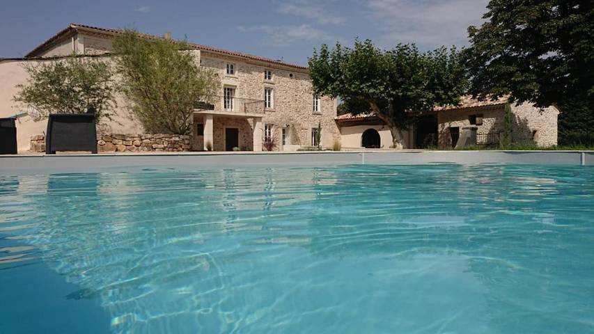 Location de vacances pour 2 personnes, avec piscine ainsi que jardin et vue à Saint-Paulet-de-Caisson - 3
