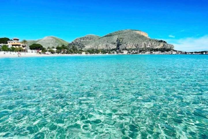 Ferienwohnung für 10 Personen, mit Garten und Terrasse in Mondello