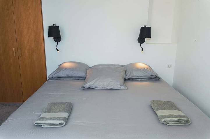 House with a pool and air conditioning, 4 bedrooms and 3 bathrooms, 200 meters from the ocean in La Rochelle, La Rochelle region