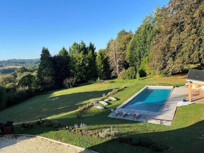 Gîte pour 2 personnes, avec terrasse et vue ainsi que piscine et jardin dans Le Palais-sur-Vienne - 3