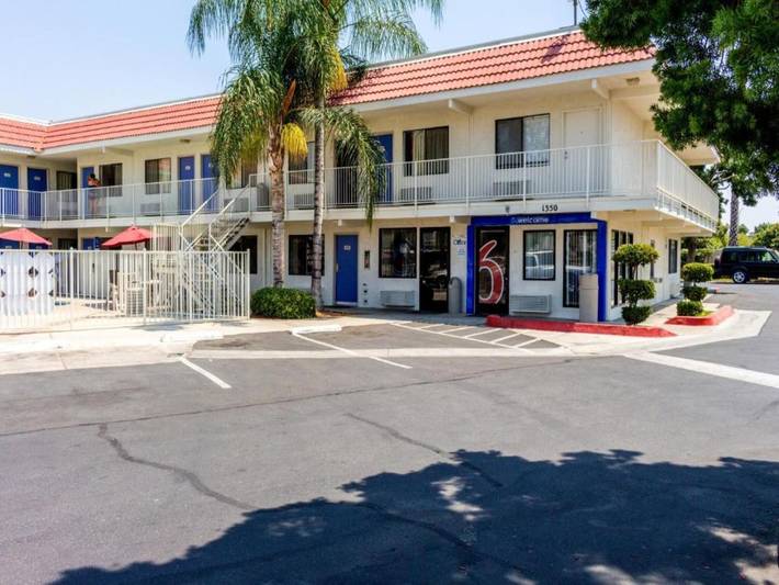 Ganze Wohnung, Bakersfield | 1 Doppelbett | Barrierefrei/Badewanne in Bakersfield, Kern County