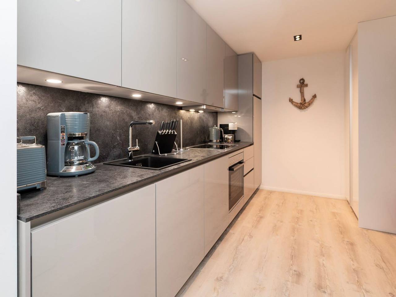 Ganze Wohnung, Inseltörn Wohnung 4
Große Wohnung in ruhiger Lage für bis zu 5 Personen und Eintritt in die Meerzeit in Büsum, Dithmarschen