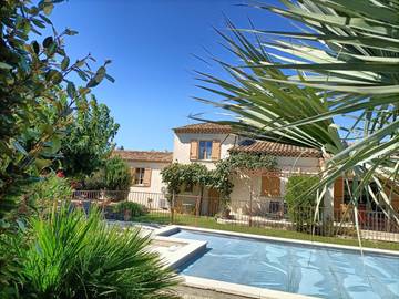 Cottage pour 2 personnes, avec terrasse ainsi que jardin et piscine à Cavaillon