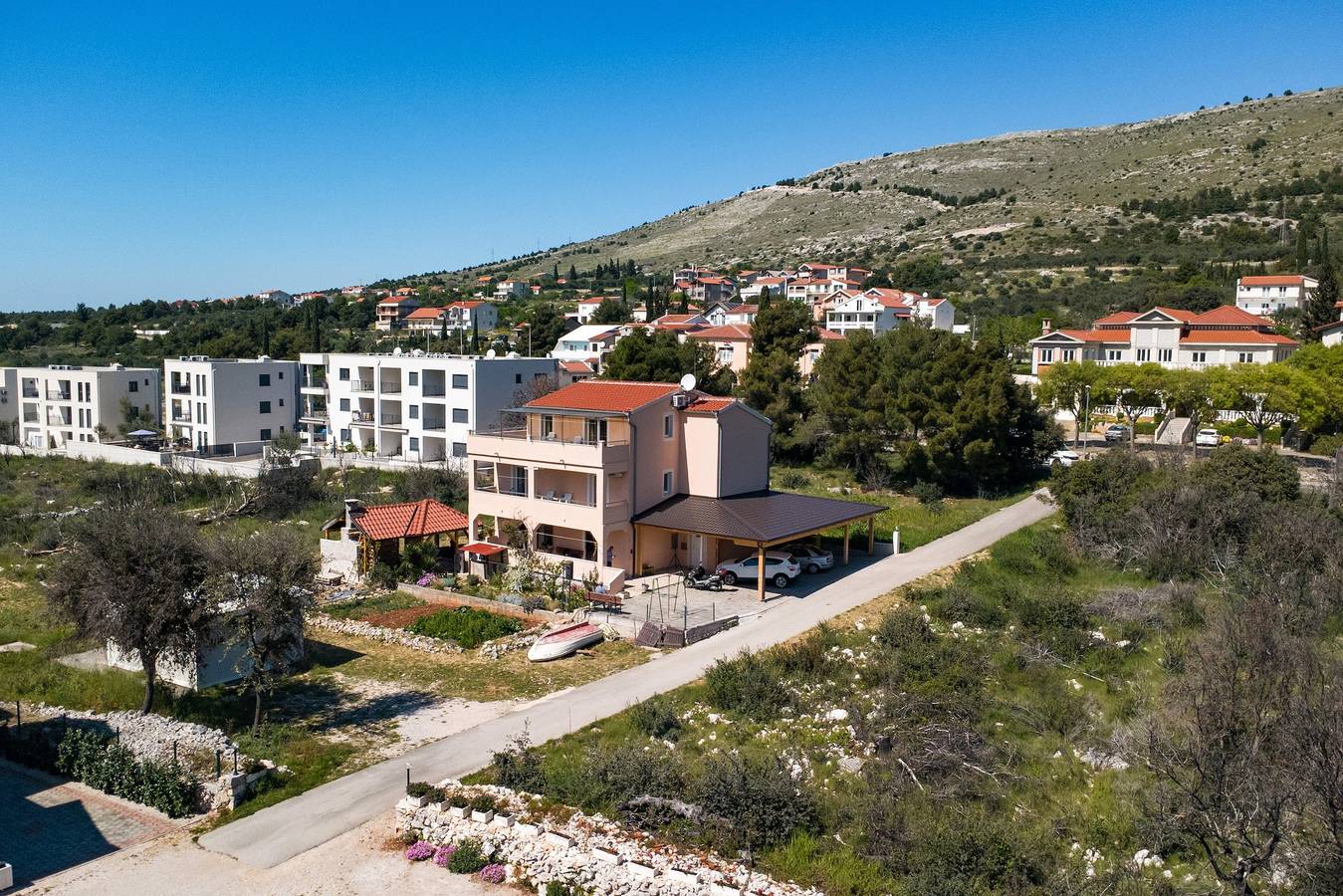 Ganze Wohnung, 2-Zimmer-Ferienwohnung mit Balkon und Meerblick Grebastica, Sibenik A-24046-a in Grebastica, Šibenik-Knin