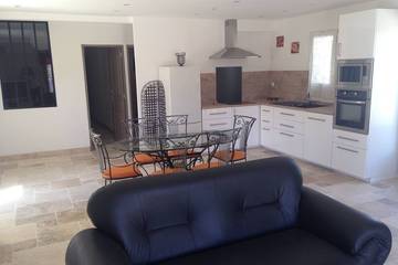Gîte pour 6 personnes, avec terrasse et jardin, animaux acceptés à Comps