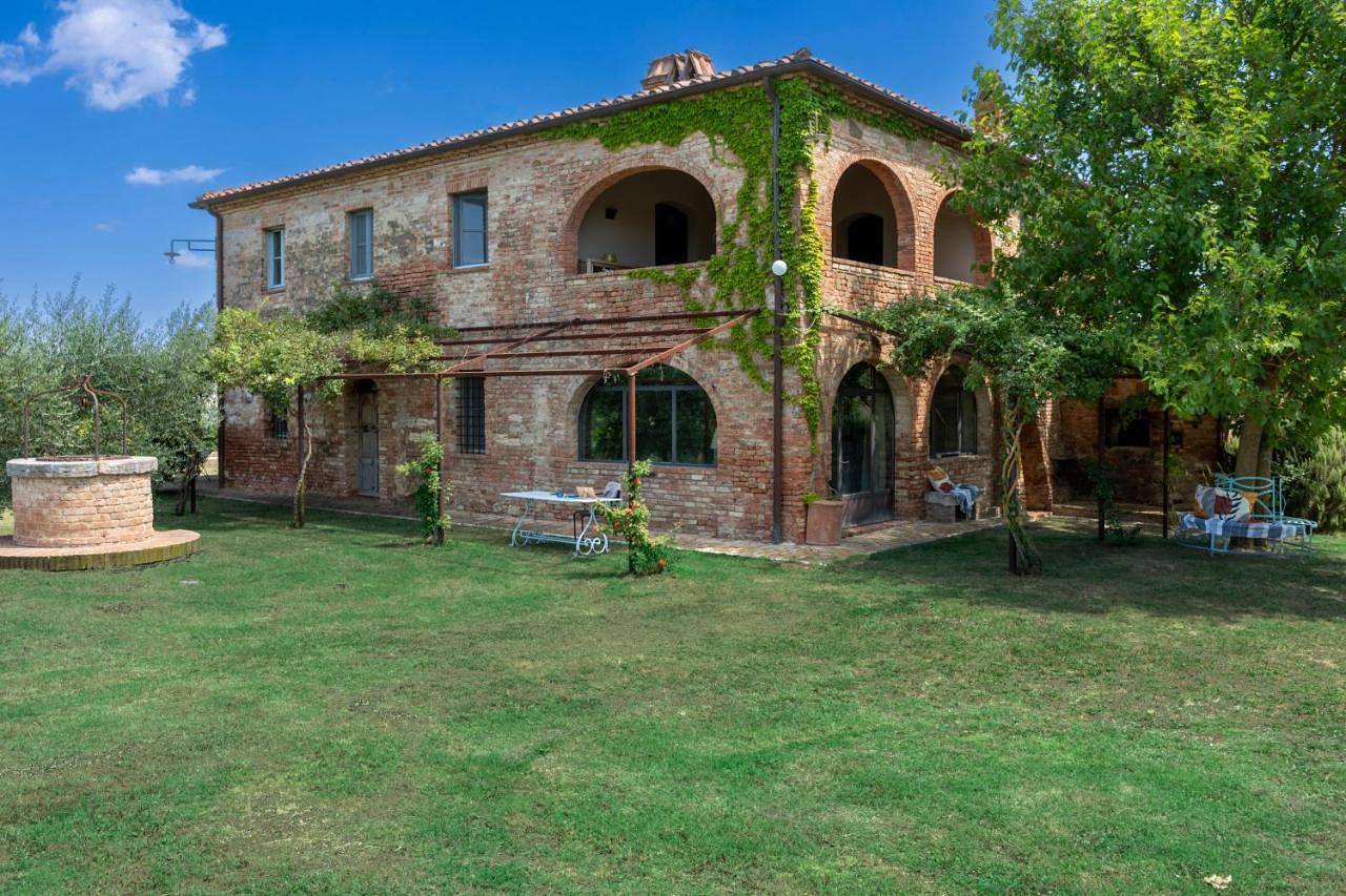 Villa il Moro in San Giovanni d'Asso, Montalcino