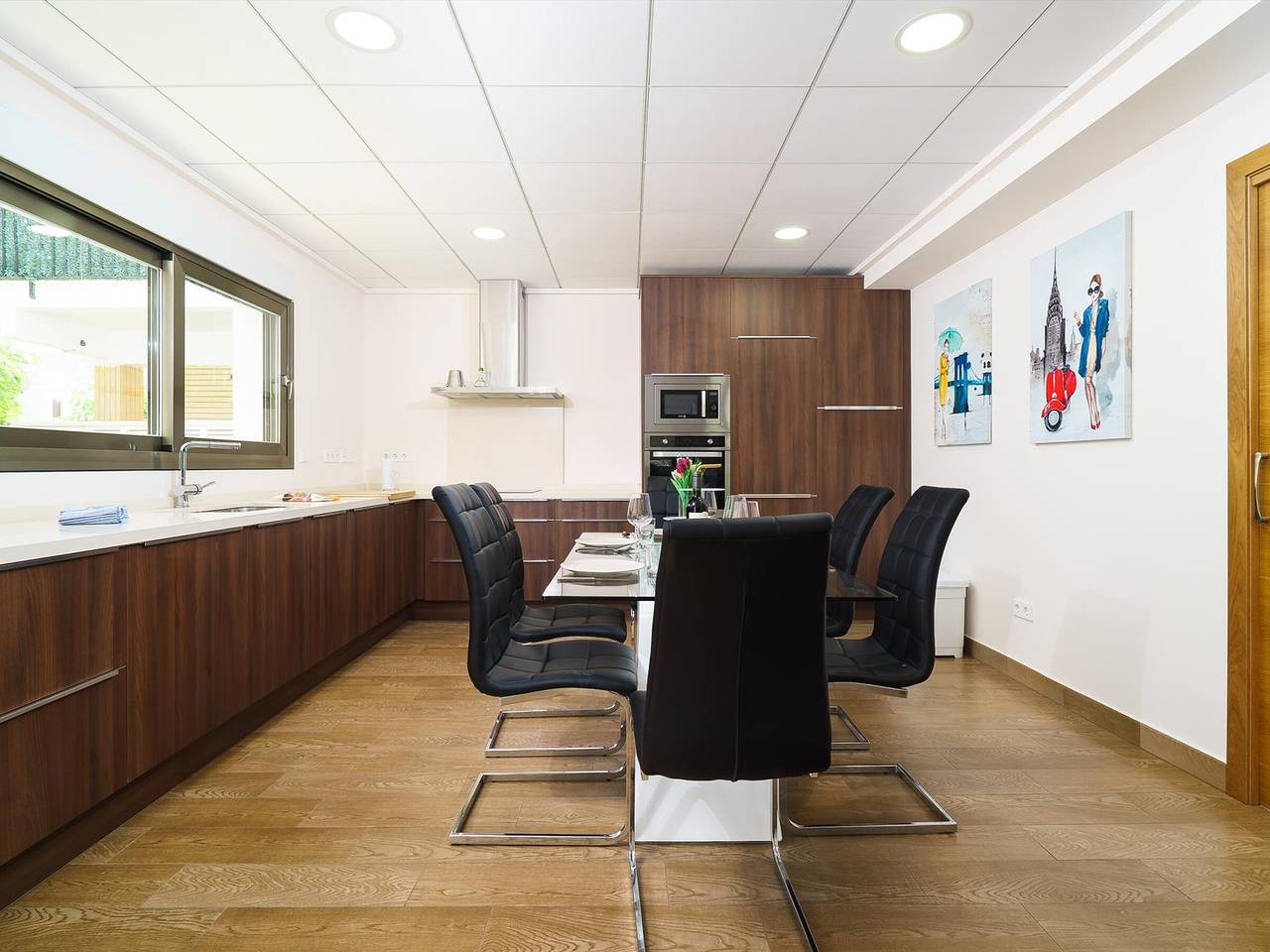 Luxurious Villa with Private Pool for 4 - 100m from El Arenal Beach, Javea in Playa del Arenal, Jávea