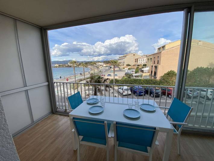 Gîte pour 4 personnes, avec balcon, adapté aux familles à Six-Fours-les-Plages - 2