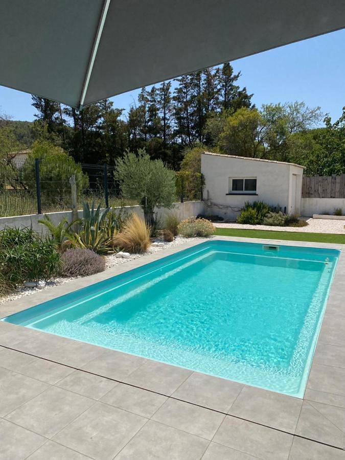 Location de vacances pour 6 personnes, avec vue ainsi que jardin et piscine à Ornaisons - 4