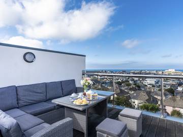 Holiday Rental for 8 People in Newquay, Cornwall, Photo 2